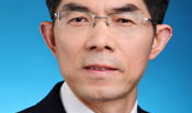 王令浚,新时代青年领袖的崛起之路